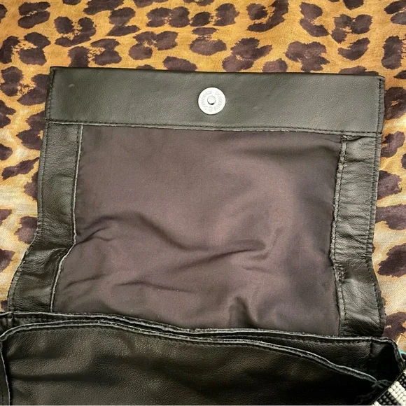 Via Mia Verao Crossbody Bag w/unique knotted handle - Picture 8 of 13